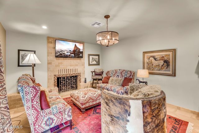 37044 N 7TH Avenue, Phoenix, AZ 85086