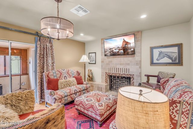 37044 N 7TH Avenue, Phoenix, AZ 85086