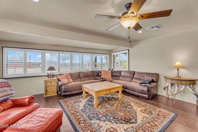 37044 N 7TH Avenue, Phoenix, AZ 85086