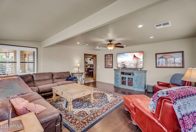 37044 N 7TH Avenue, Phoenix, AZ 85086