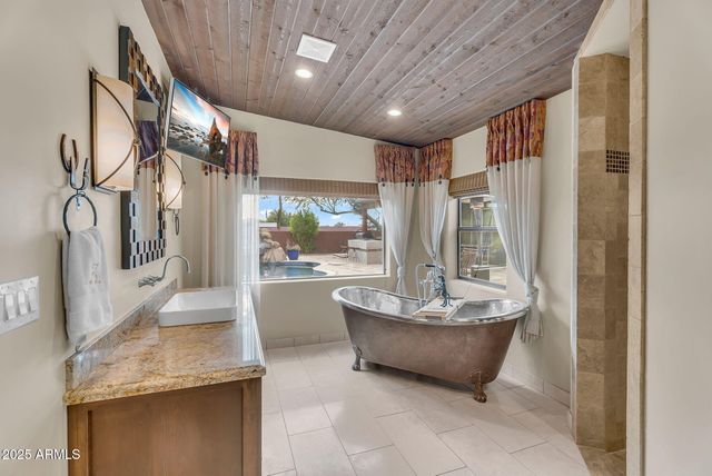 37044 N 7TH Avenue, Phoenix, AZ 85086