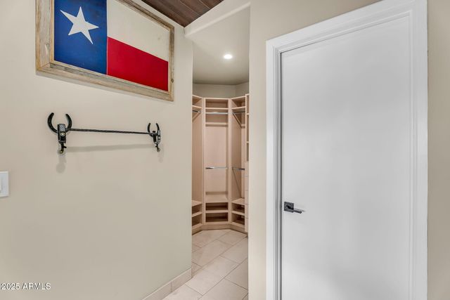 37044 N 7TH Avenue, Phoenix, AZ 85086