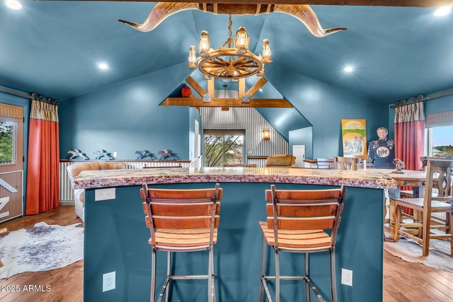 37044 N 7TH Avenue, Phoenix, AZ 85086