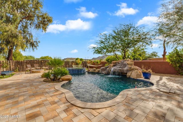 37044 N 7TH Avenue, Phoenix, AZ 85086