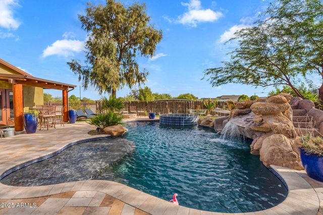 37044 N 7TH Avenue, Phoenix, AZ 85086