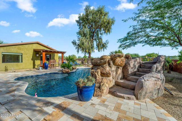 37044 N 7TH Avenue, Phoenix, AZ 85086