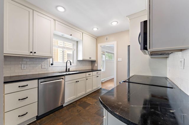 3260 Yosemite Avenue S, Saint Louis Park, MN 55416