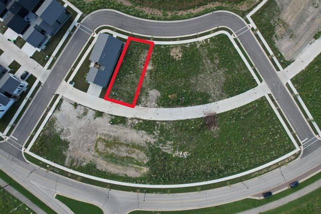 9451 S CYPRESS PLACE, Oak Creek, WI 53154