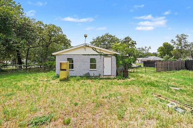 6337 Renwood Drive, Fort Worth, TX 76140