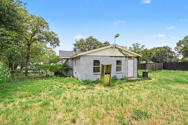 6337 Renwood Drive, Fort Worth, TX 76140