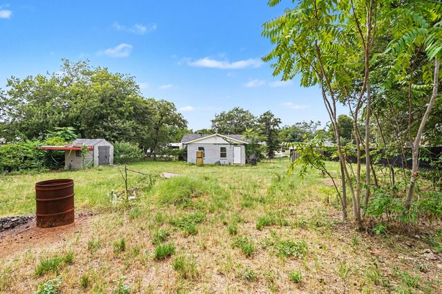 6337 Renwood Drive, Fort Worth, TX 76140