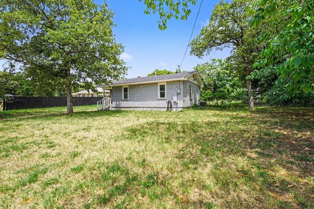 6337 Renwood Drive, Fort Worth, TX 76140