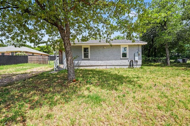 6337 Renwood Drive, Fort Worth, TX 76140
