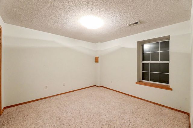 10114 W Jewell St, Wichita, KS 67209