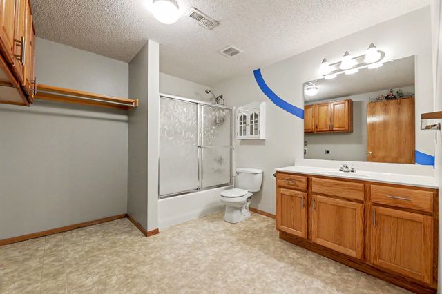 10114 W Jewell St, Wichita, KS 67209