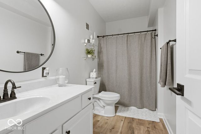 1338 Woodpond N Roundabout, Carmel, IN 46033