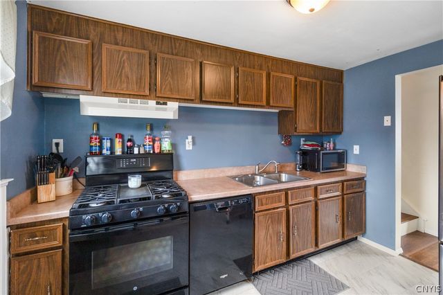 4953 Stillwood Lane, Clay, NY 13088