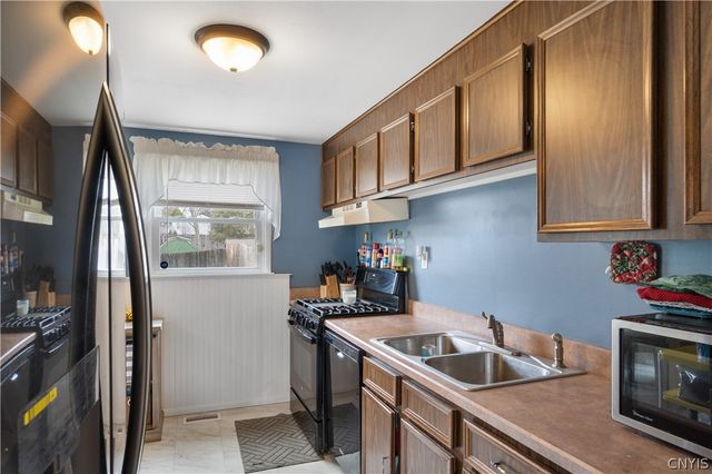 4953 Stillwood Lane, Clay, NY 13088