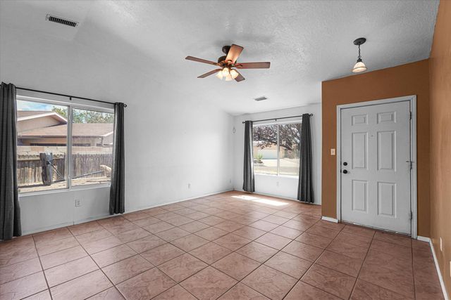 9101 Suncrest Avenue SW, Albuquerque, NM 87121