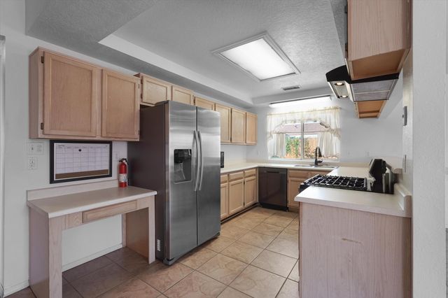 9101 Suncrest Avenue SW, Albuquerque, NM 87121