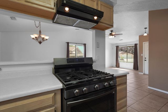 9101 Suncrest Avenue SW, Albuquerque, NM 87121