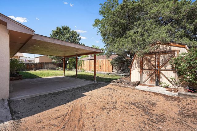 9101 Suncrest Avenue SW, Albuquerque, NM 87121
