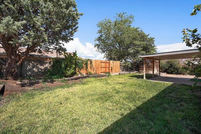 9101 Suncrest Avenue SW, Albuquerque, NM 87121