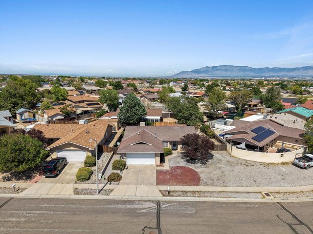 9101 Suncrest Avenue SW, Albuquerque, NM 87121