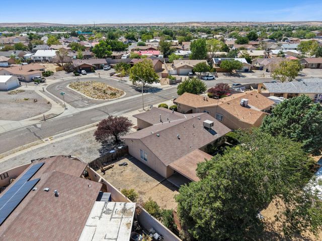9101 Suncrest Avenue SW, Albuquerque, NM 87121