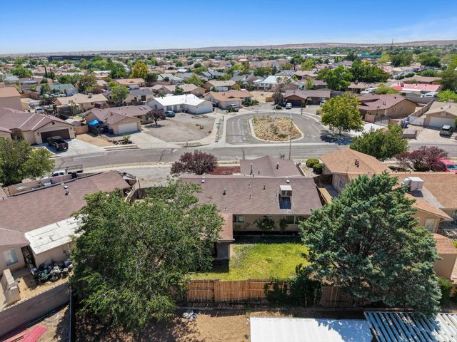 9101 Suncrest Avenue SW, Albuquerque, NM 87121