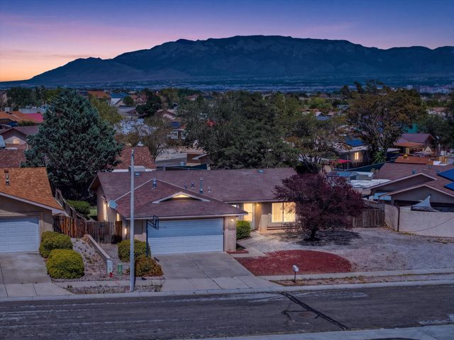 9101 Suncrest Avenue SW, Albuquerque, NM 87121