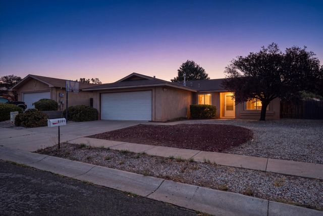 9101 Suncrest Avenue SW, Albuquerque, NM 87121