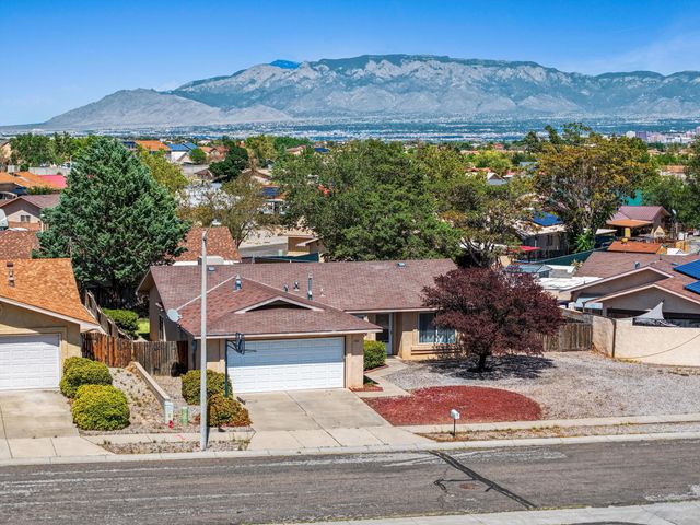 9101 Suncrest Avenue SW, Albuquerque, NM 87121