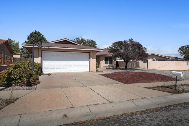 9101 Suncrest Avenue SW, Albuquerque, NM 87121