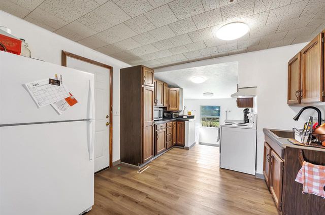 130 SUMMIT STREET, Pulaski, WI 54162