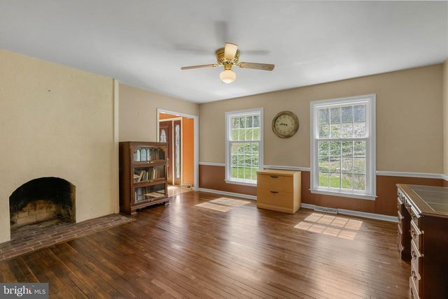 150 CONTINENTAL DR, Phoenixville, PA 19460