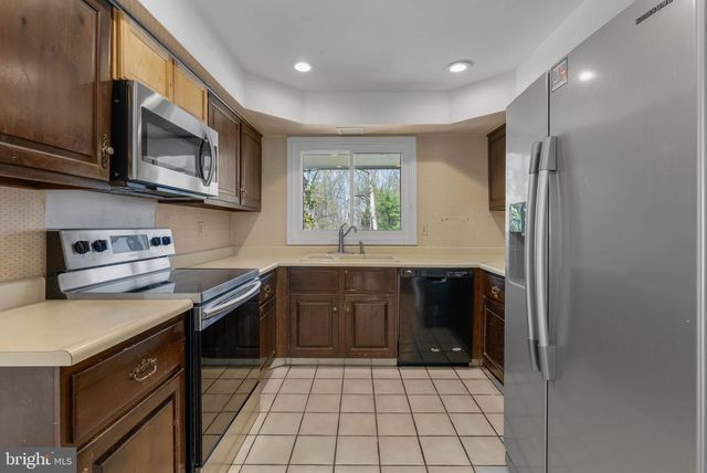 150 CONTINENTAL DR, Phoenixville, PA 19460