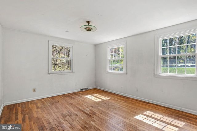 150 CONTINENTAL DR, Phoenixville, PA 19460