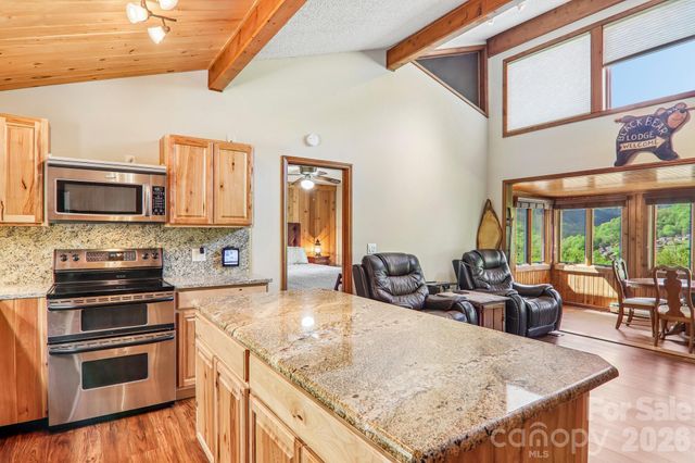 348 Valley Creek Drive, Maggie Valley, NC 28751