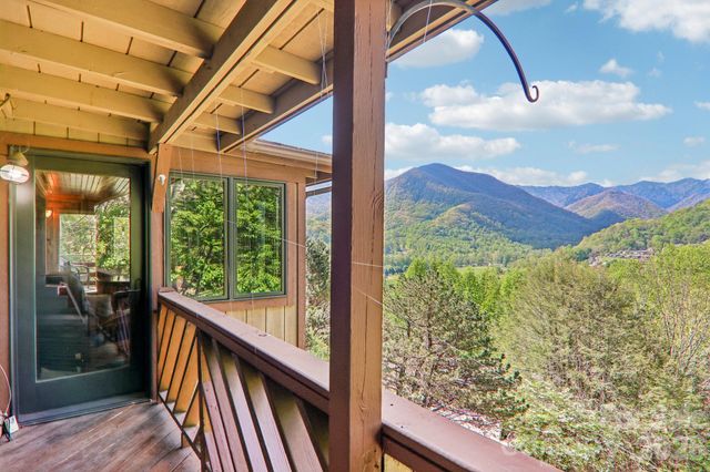 348 Valley Creek Drive, Maggie Valley, NC 28751