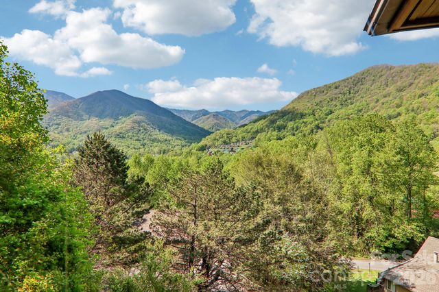 348 Valley Creek Drive, Maggie Valley, NC 28751
