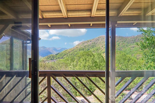 348 Valley Creek Drive, Maggie Valley, NC 28751
