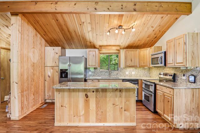 348 Valley Creek Drive, Maggie Valley, NC 28751