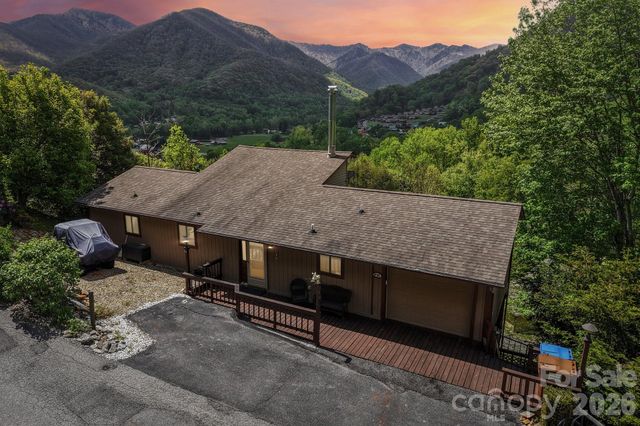 348 Valley Creek Drive, Maggie Valley, NC 28751