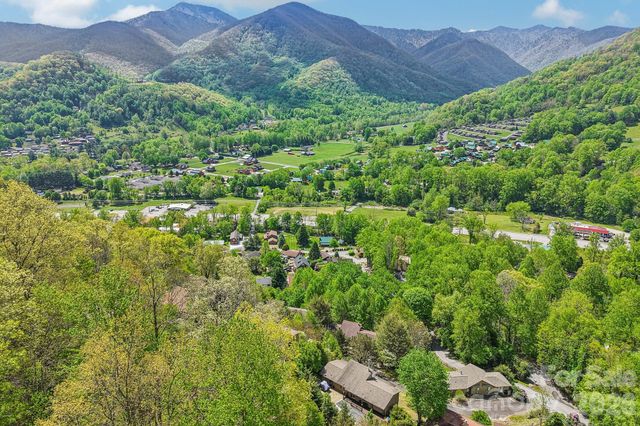 348 Valley Creek Drive, Maggie Valley, NC 28751