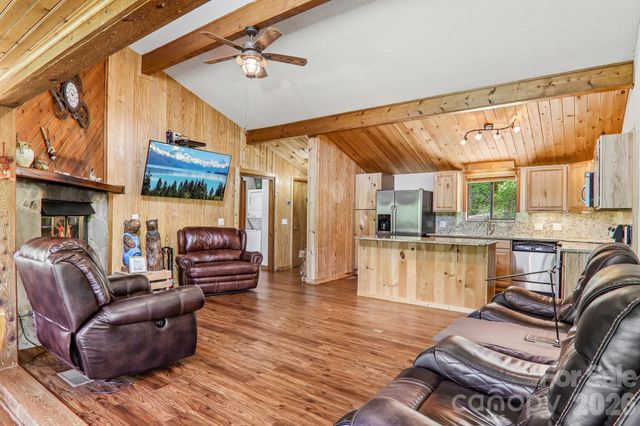 348 Valley Creek Drive, Maggie Valley, NC 28751