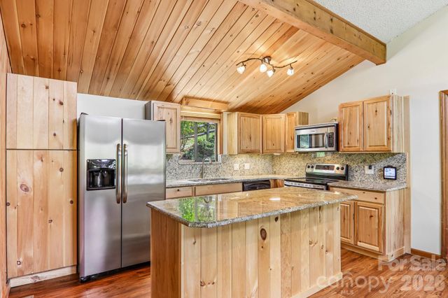 348 Valley Creek Drive, Maggie Valley, NC 28751