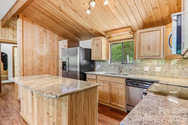 348 Valley Creek Drive, Maggie Valley, NC 28751