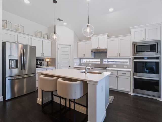 615 Frio Lane, Aubrey, TX 76227