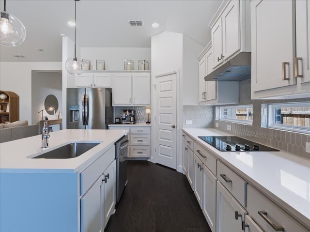 615 Frio Lane, Aubrey, TX 76227